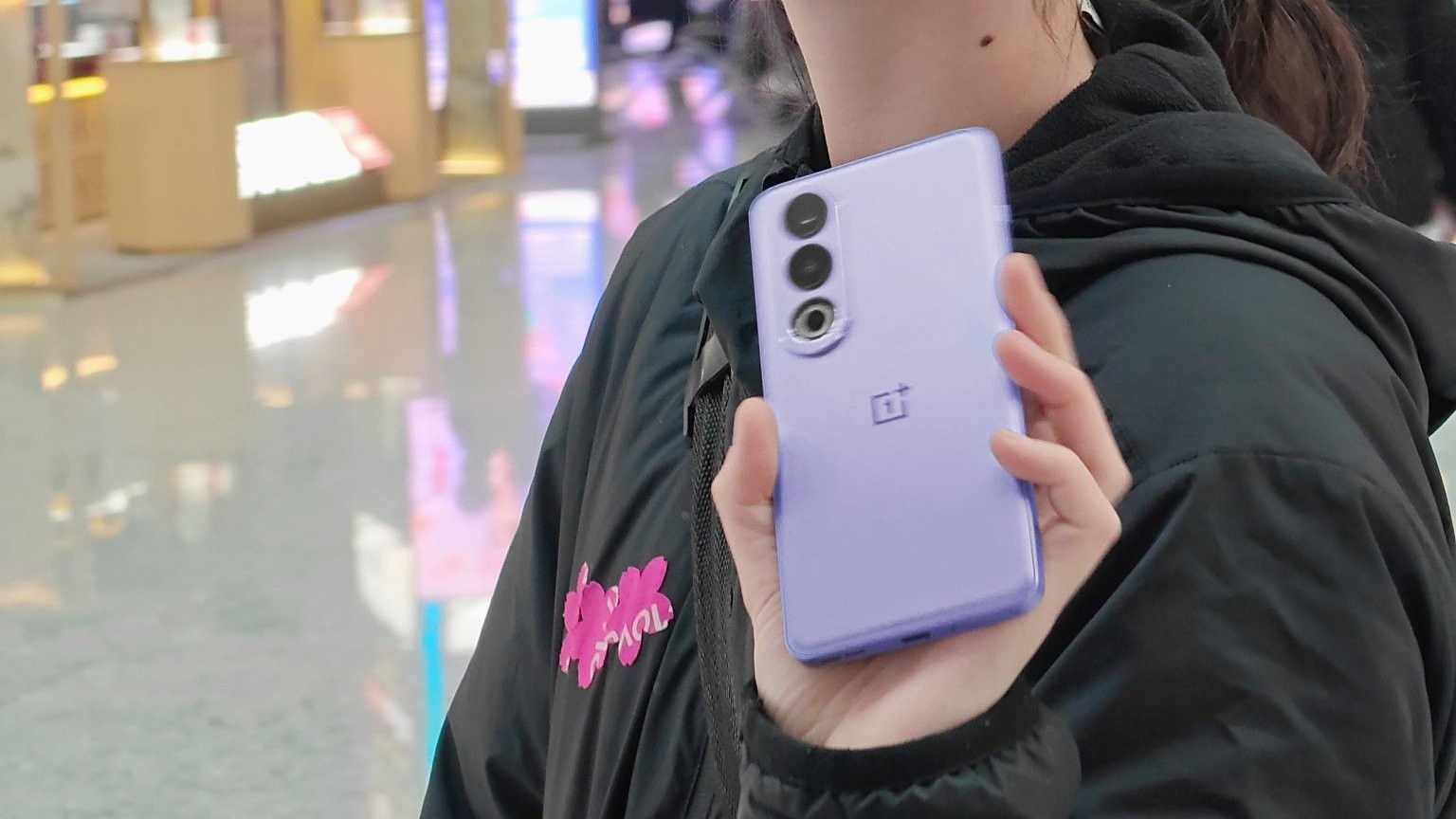 OnePlus Ace 3V (OnePlus Nord 4) first look in purple 💜 OnePlus Ace 3V (OnePlus Nord 4) first look in purple 💜