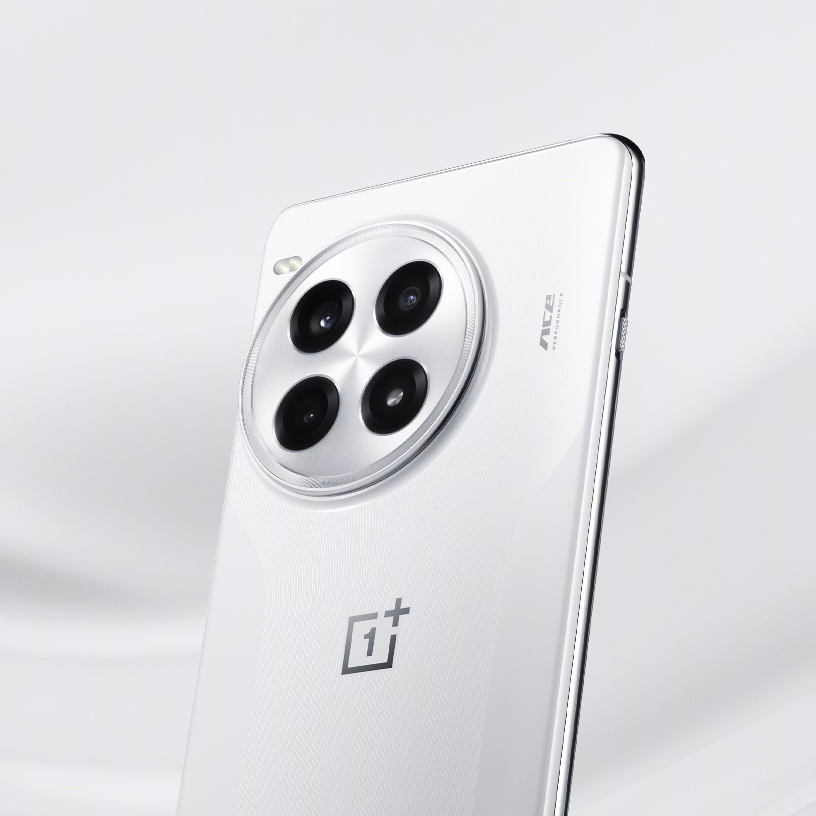 OnePlus Ace 3 Pro looks beautiful 🤍 with 