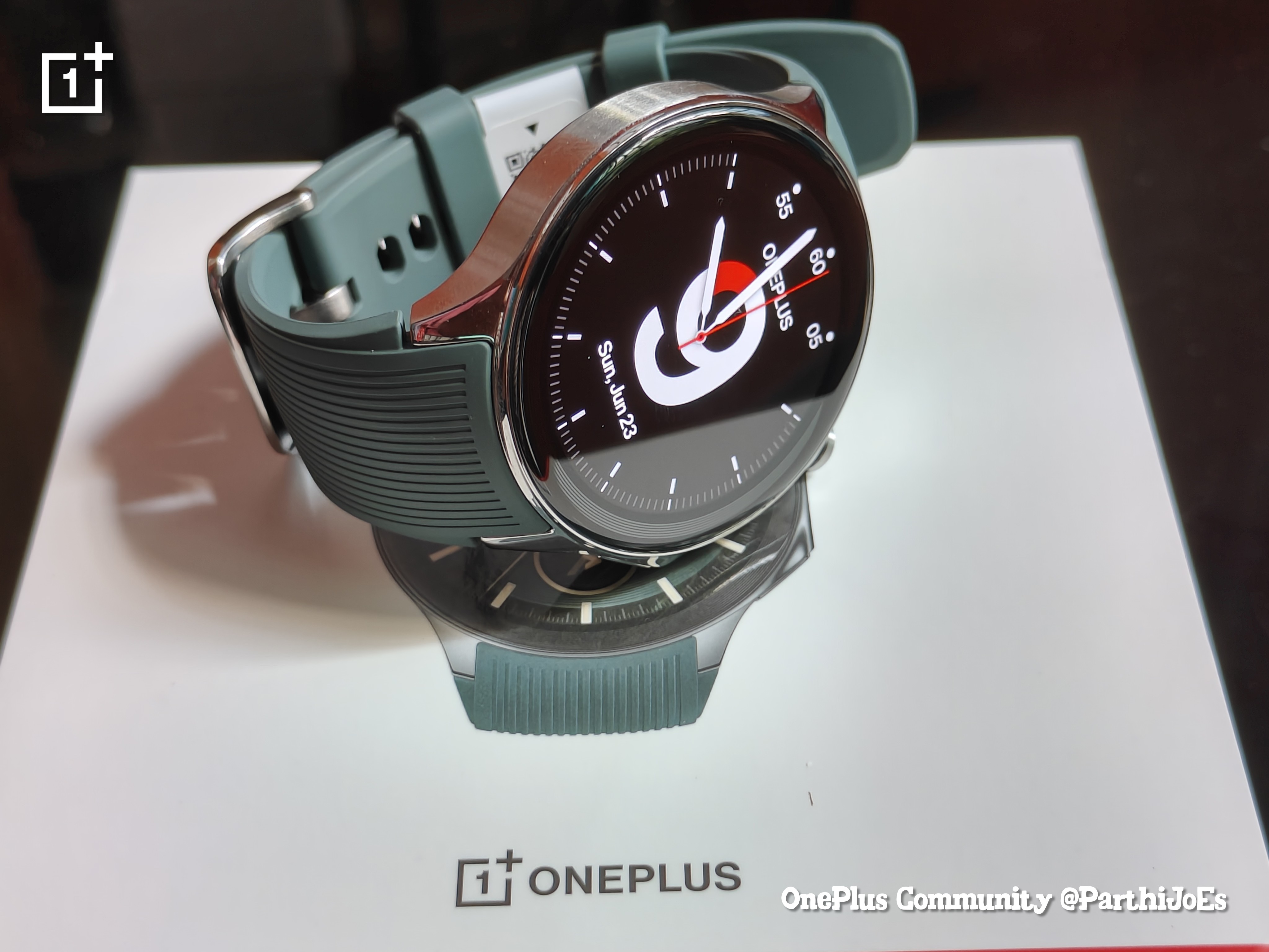 One Plus Watch Text Hey everyone!I just received my new OnePlus Watch 2 ⌚ Thanks