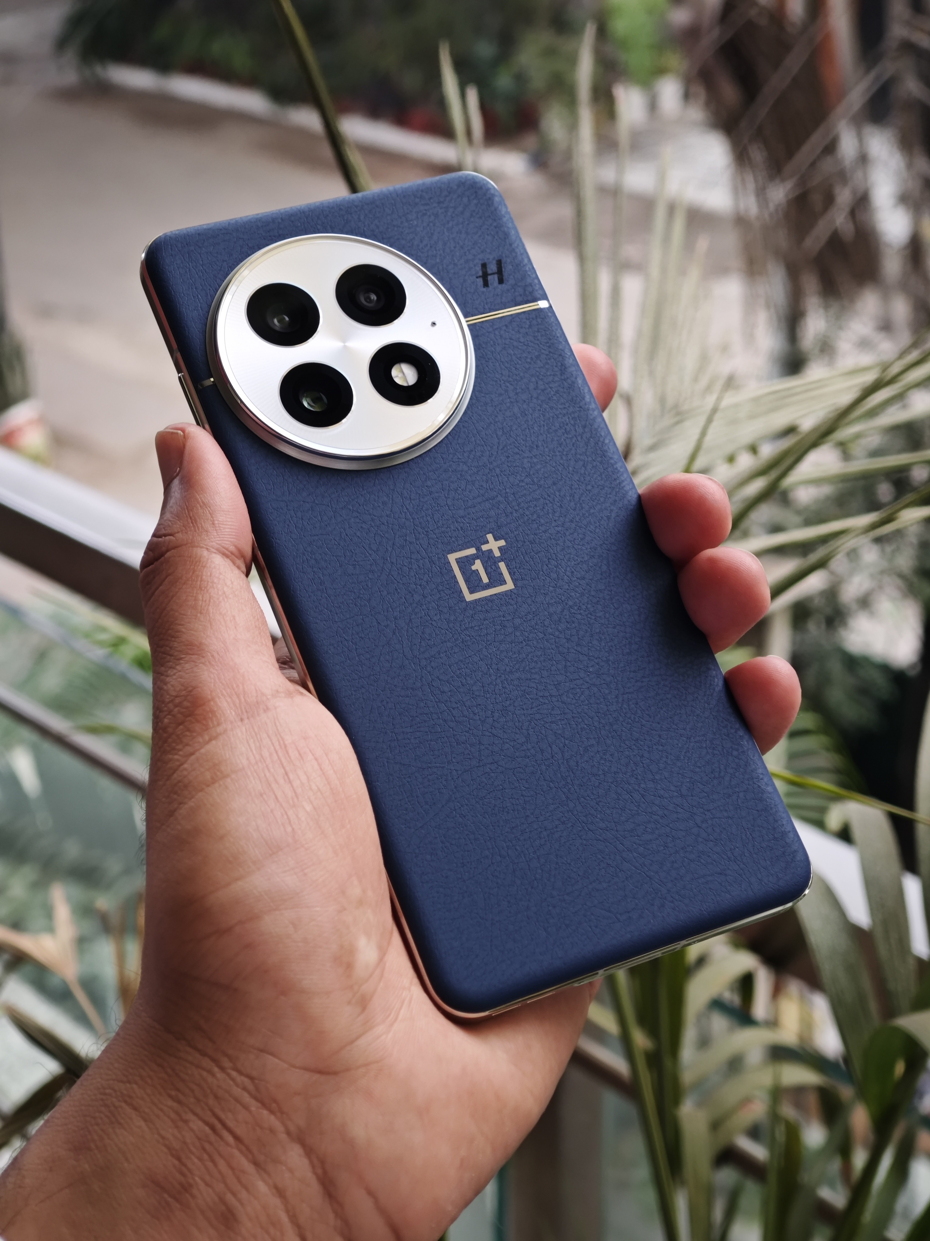 [The Lab] Unboxing the new OnePlus 13, with my first impressions!