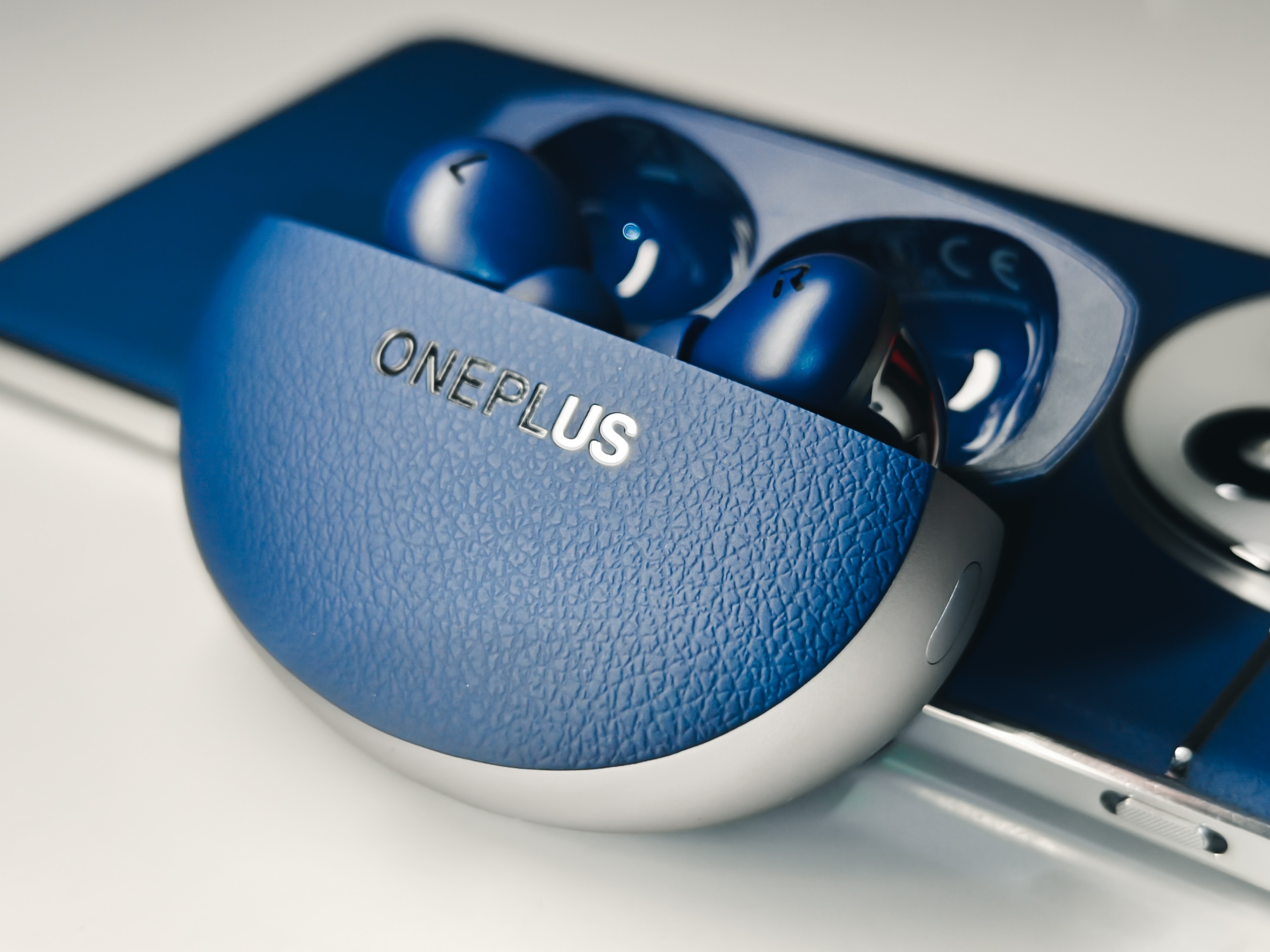 The Lab: OnePlus Buds Pro 3 [Sapphire Blue] Unboxing & First