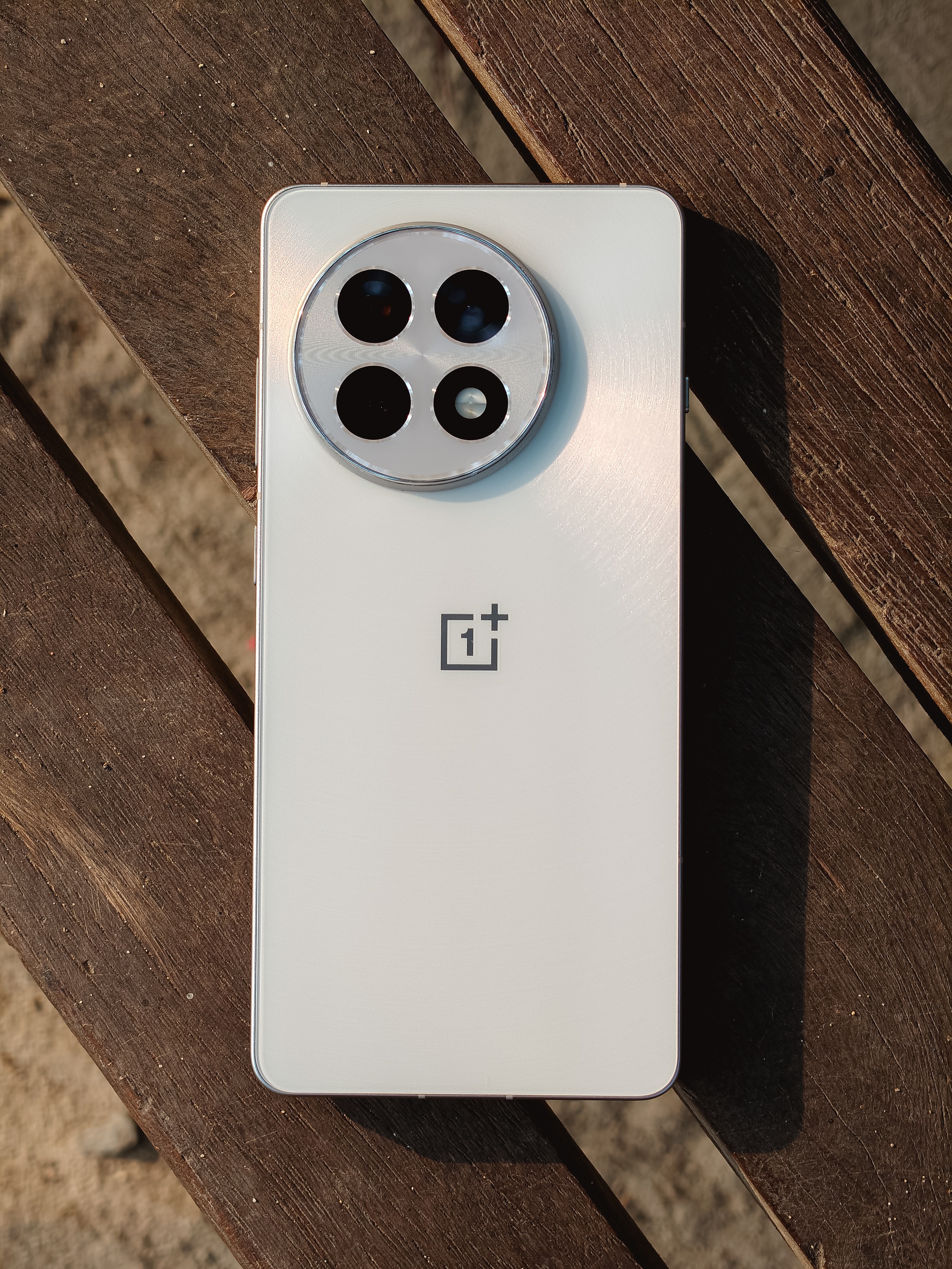 [The Lab] - OnePlus 13R - The Benchmark for Performance