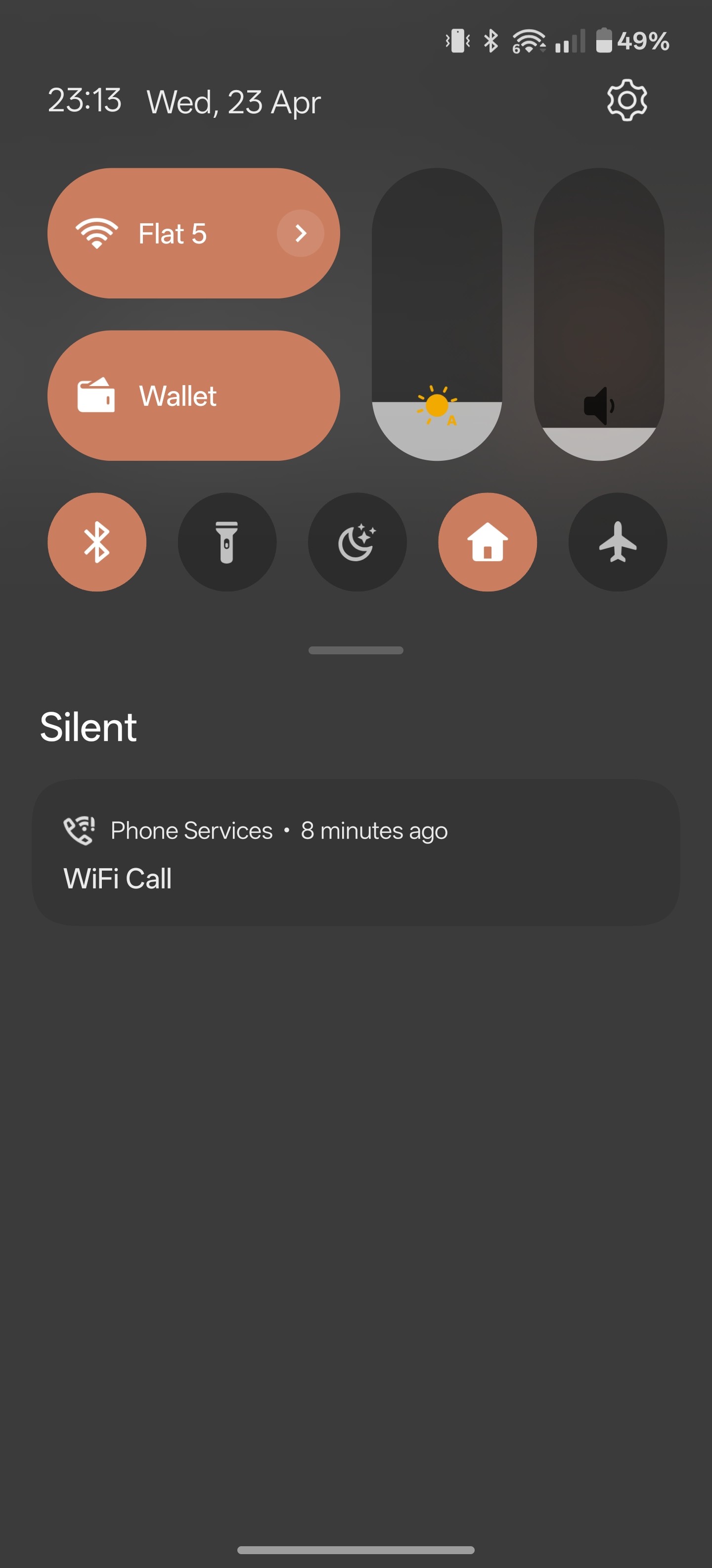 WiFi call persistent notification bug
