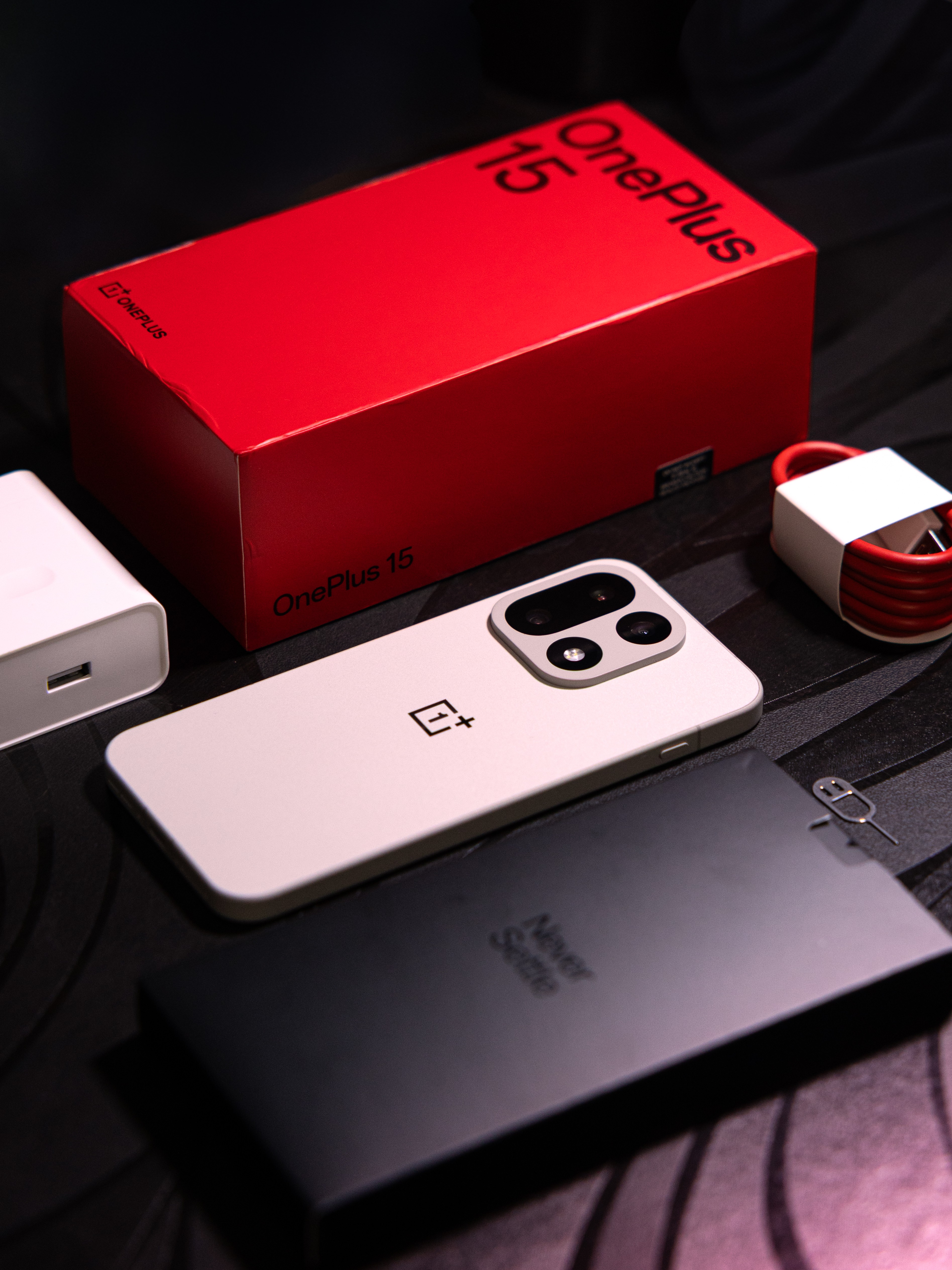 [THE LAB] Unboxing and First Impression of OnePlus 15