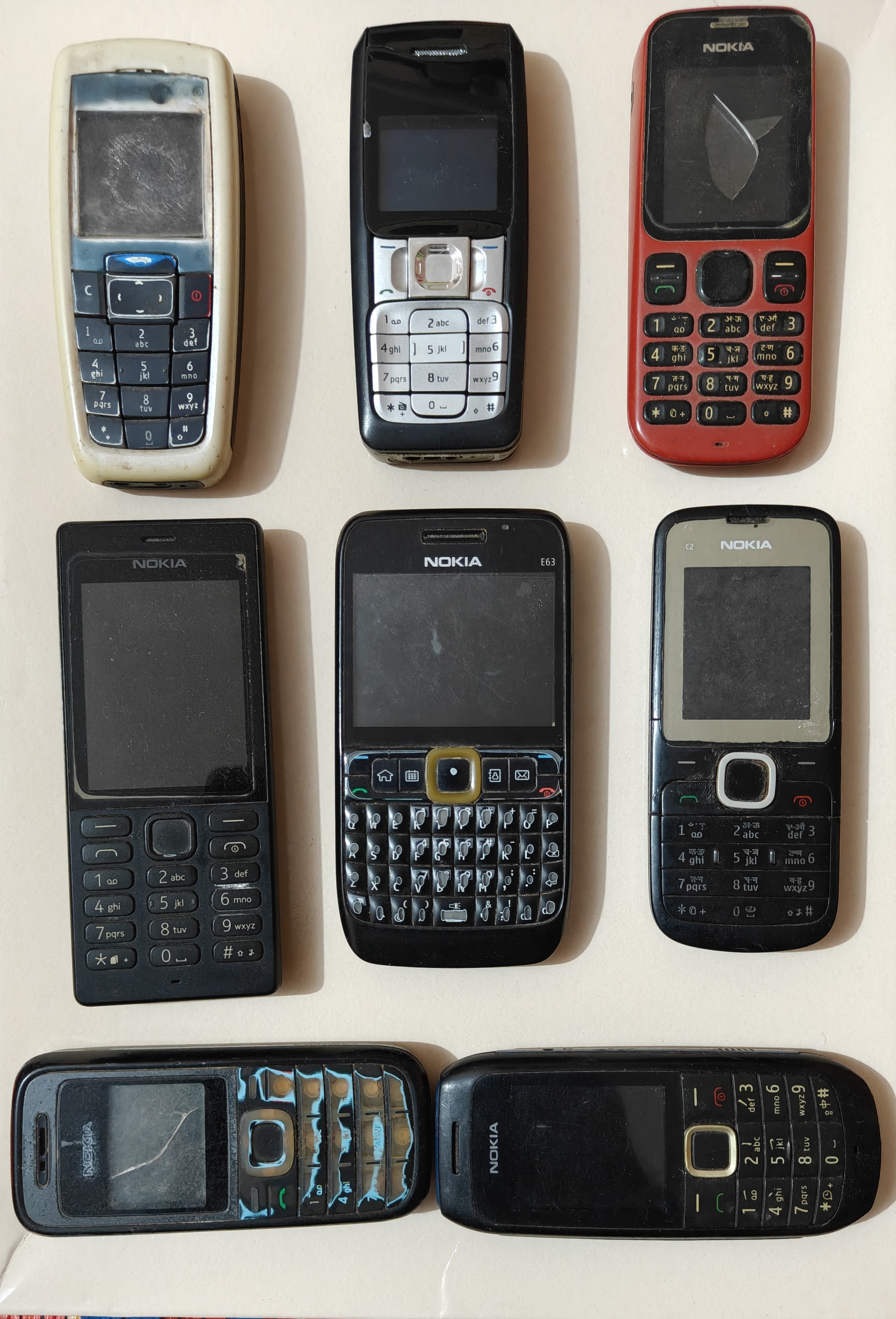 Old Handheld Tech What’s the Oldest Tech Gadget You Still Use Today? 🤔📱