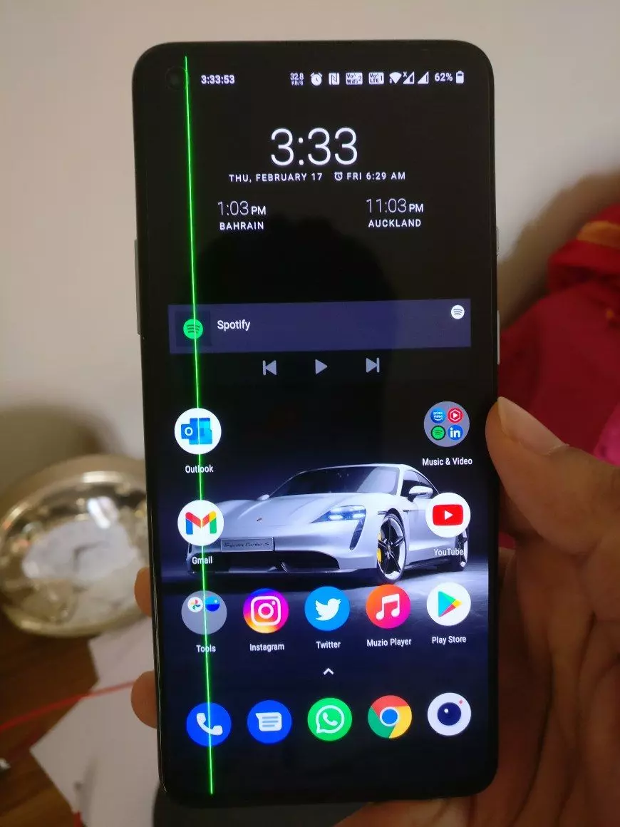 How To Fix The Green Line Issue On Your Android Phone's