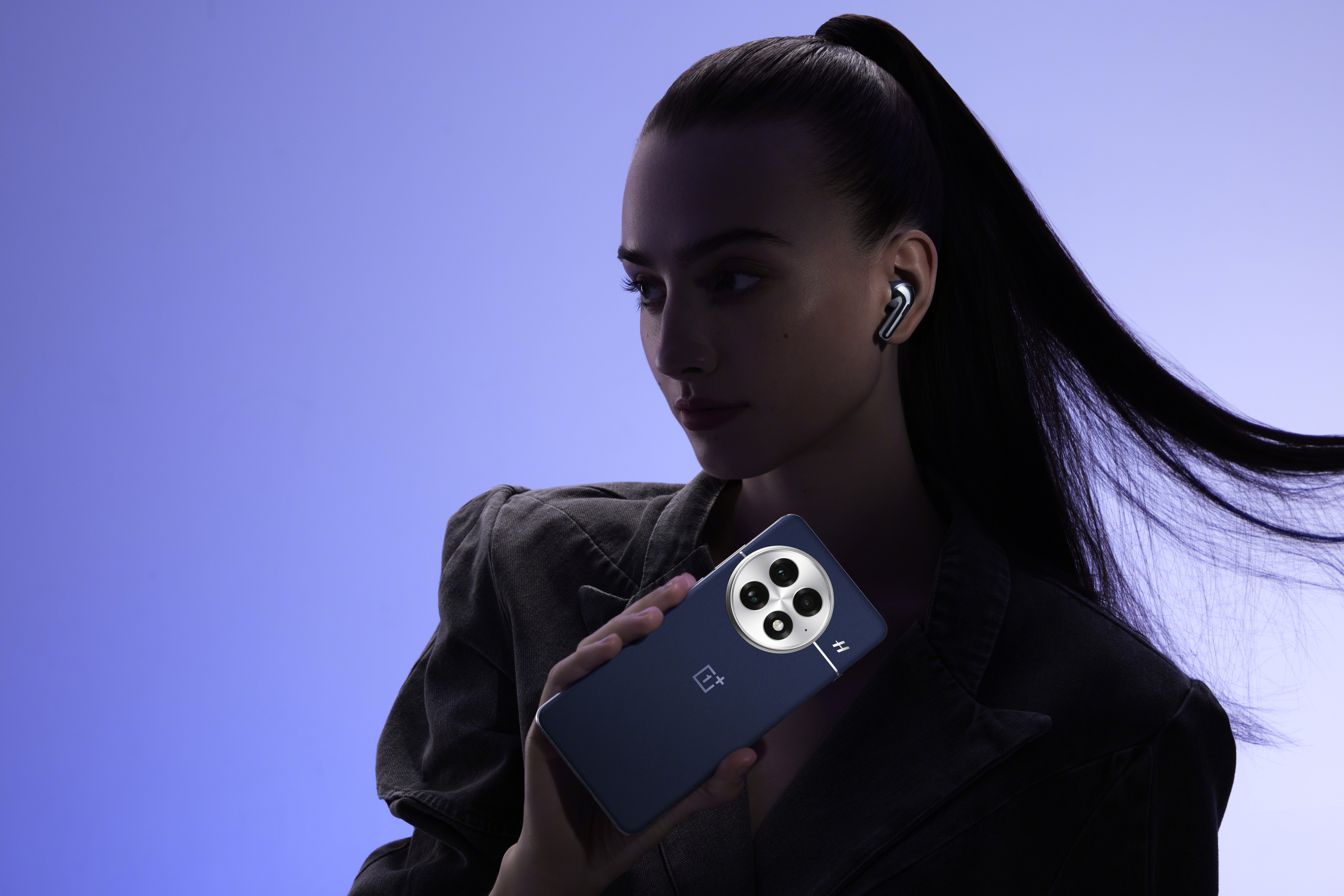 OnePlus Buds Pro 3 in Sapphire Blue, available from Jan 10.
