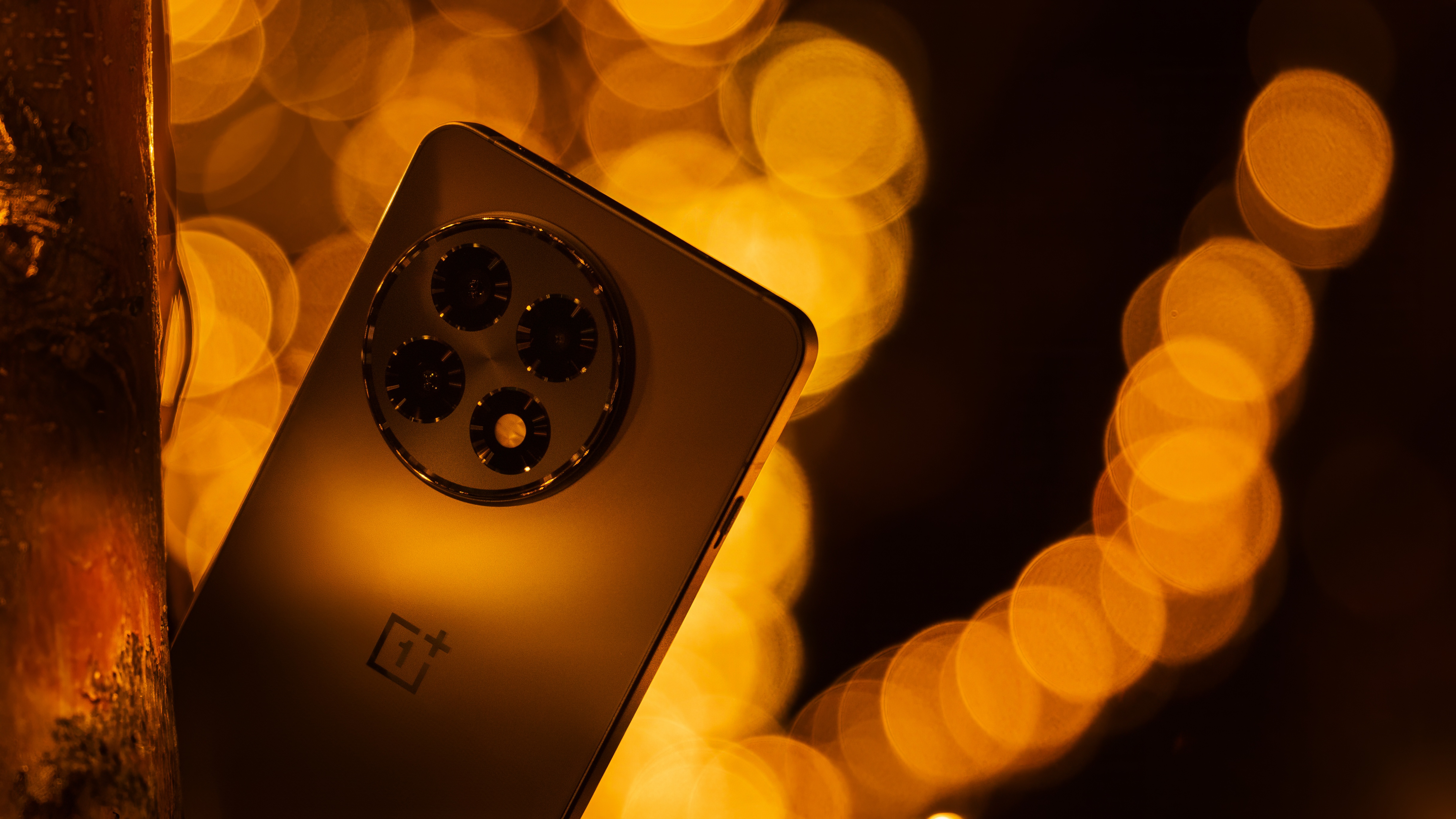 [The Lab] OnePlus 13R Full Review - Big Value in a Small Budget