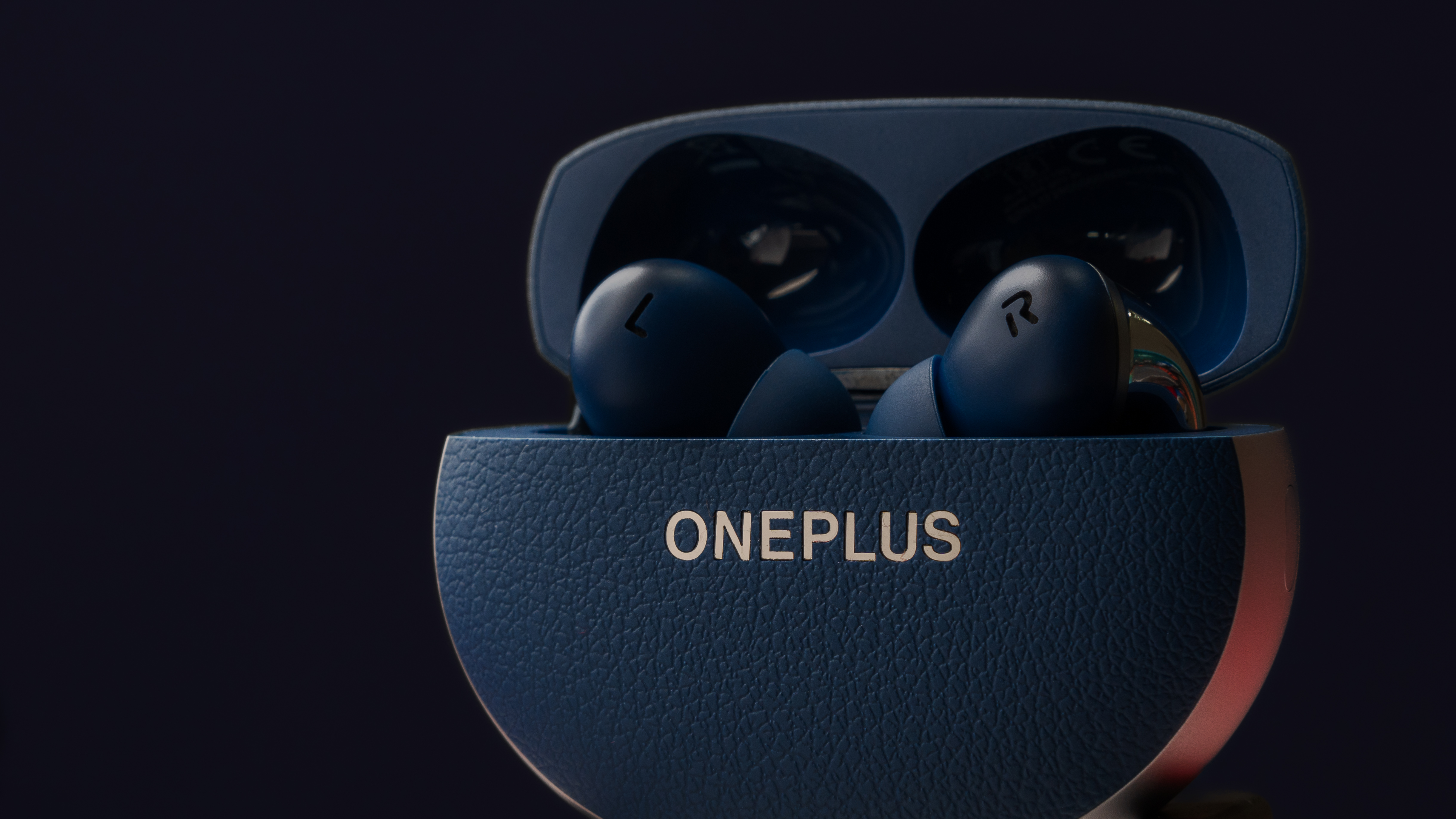 イヤホン OnePlus Buds Pro 3 Sapphire Blue OnePlus Buds Pro 3 debut in a new color with notable upgrades