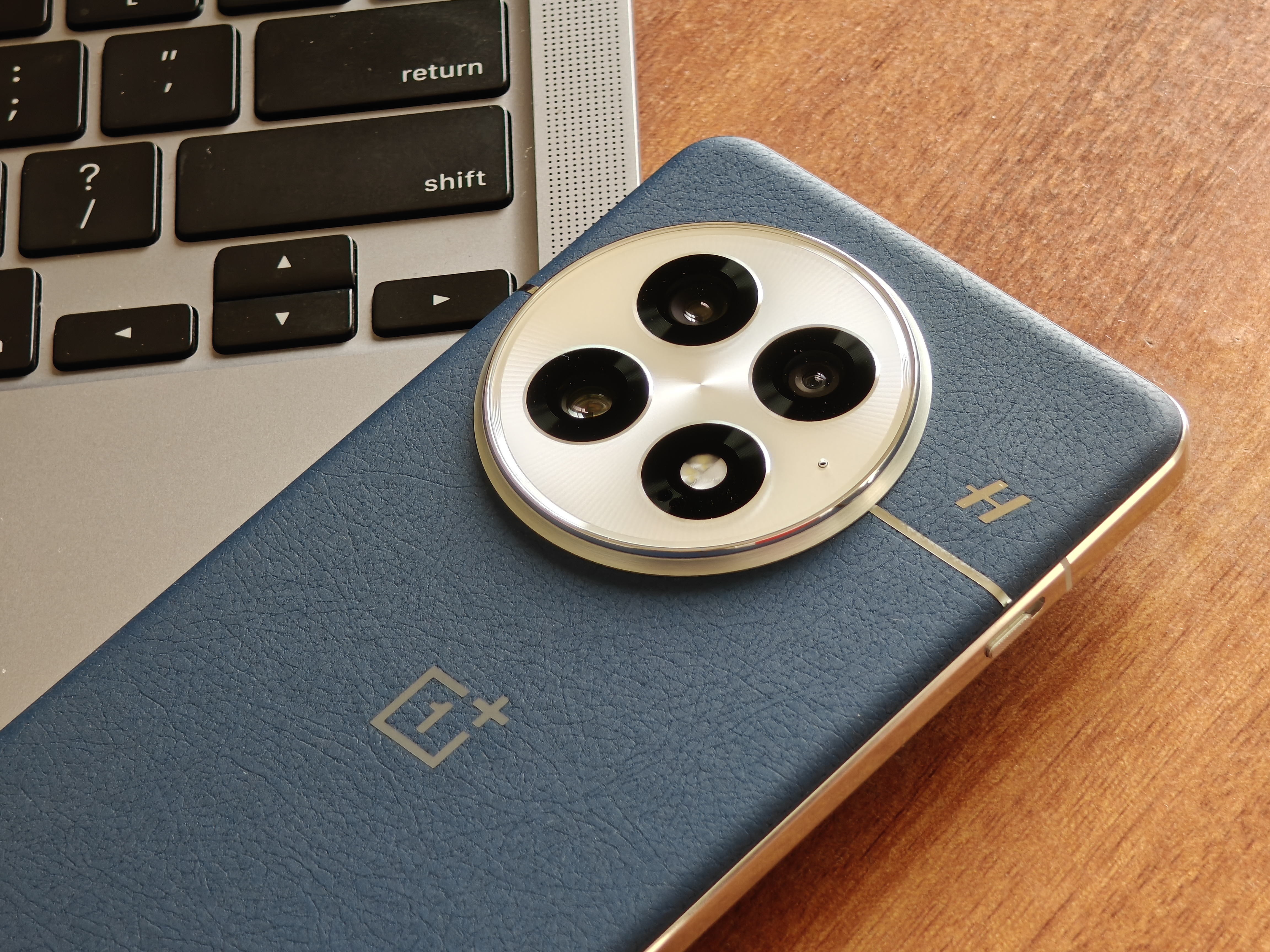 [The Lab] OnePlus 13 Review - The PROtagonist