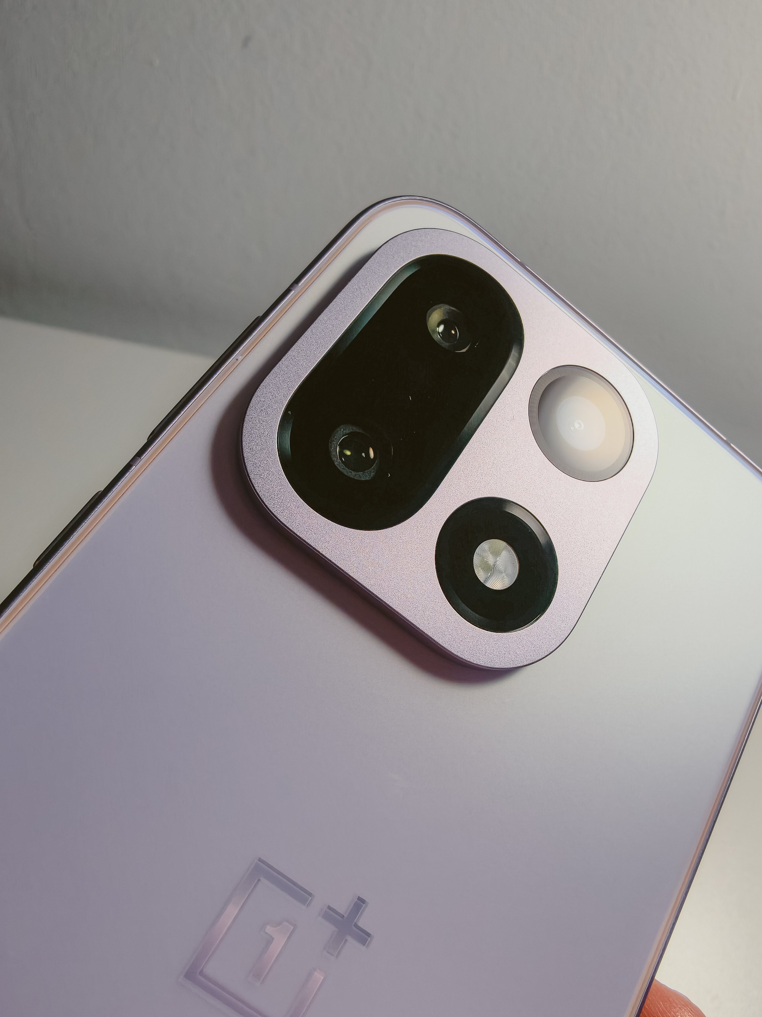 [The Lab – OnePlus 15 | First Impressions by Lucía Garó]