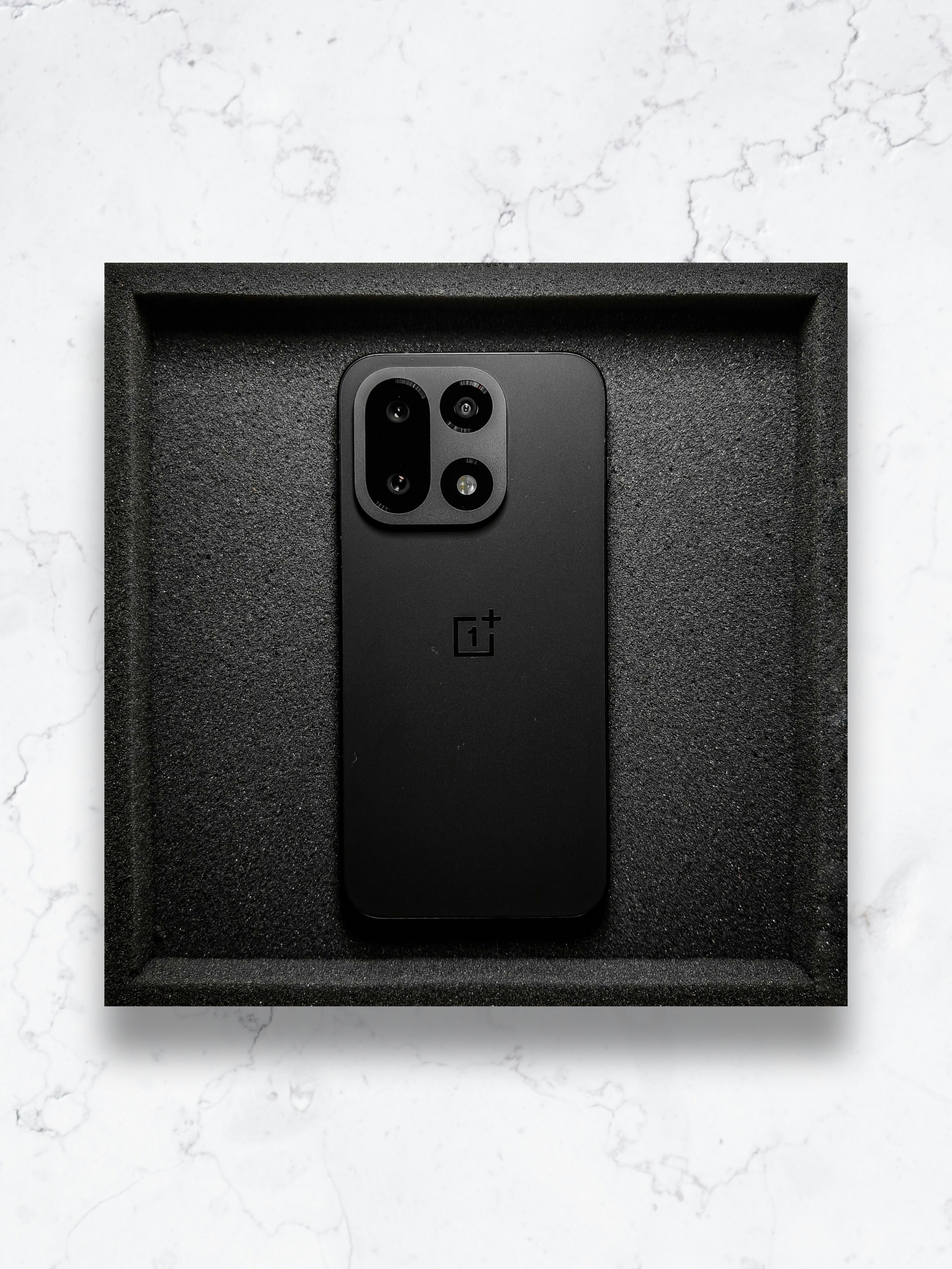 [The Lab] OnePlus 15 – Unboxing & First Impressions