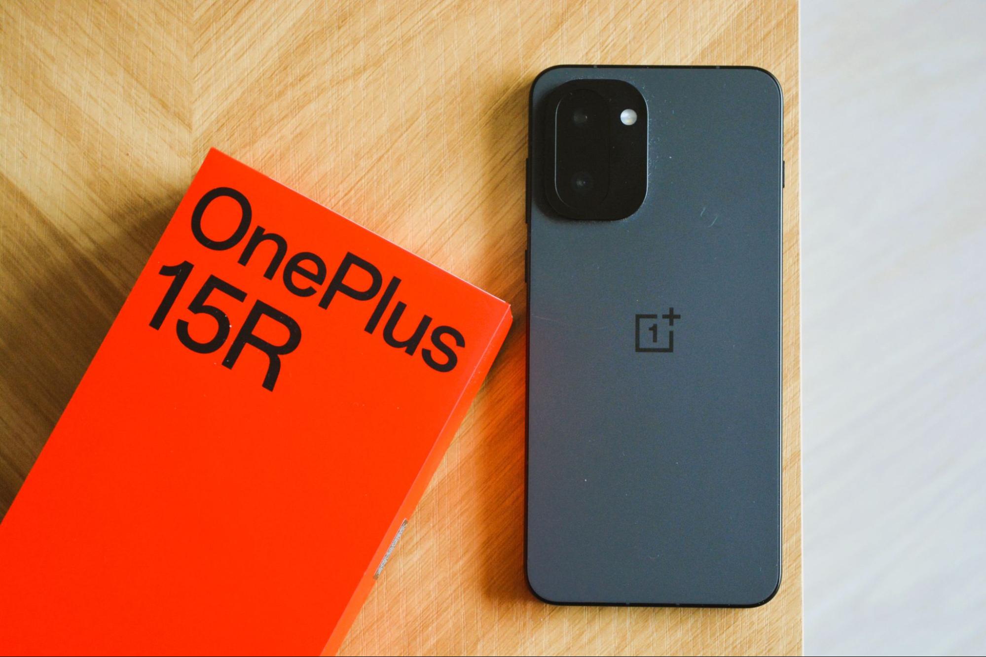 [The Lab] - First Impressions: OnePlus 15R - Rapid , Refined , Runs-all-day