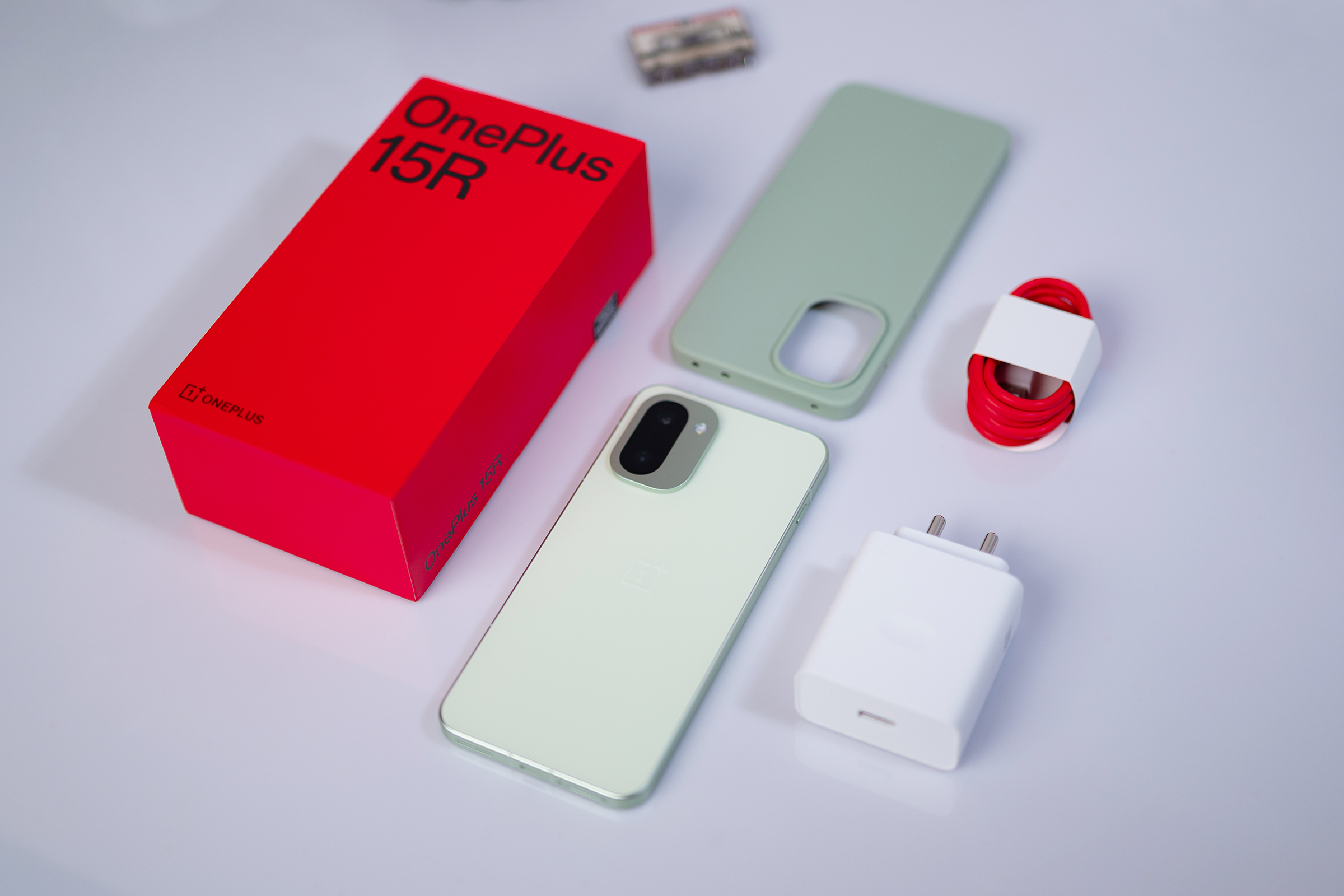[THE LAB] OnePlus 15R - First Impressions | ReallyKunal