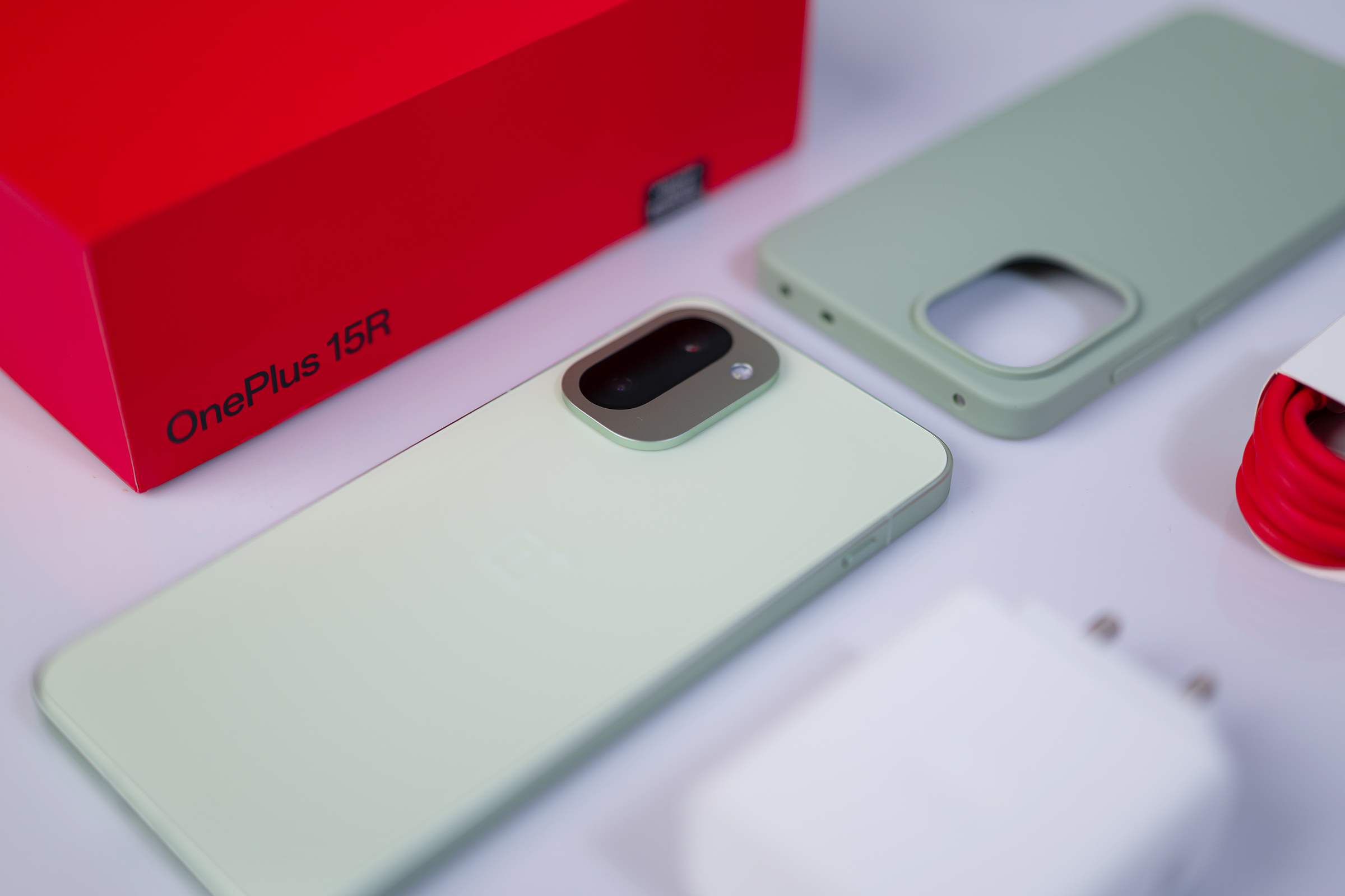 [THE LAB] OnePlus 15R - First Impressions | ReallyKunal